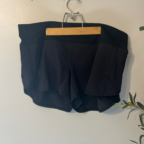 Lululemon Speed Up Mid-Rise Short 4" - Picture 4 of 13